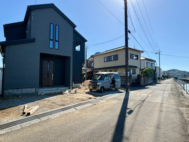 「南西角地 駐車2台可能」高知市介良乙12期1棟　新築一戸建ての前面道路含む現地写真|10/9撮影。周辺環境も含めてぜひ現地でご体感ください！見学予約はお気軽にお問い合わせを♪