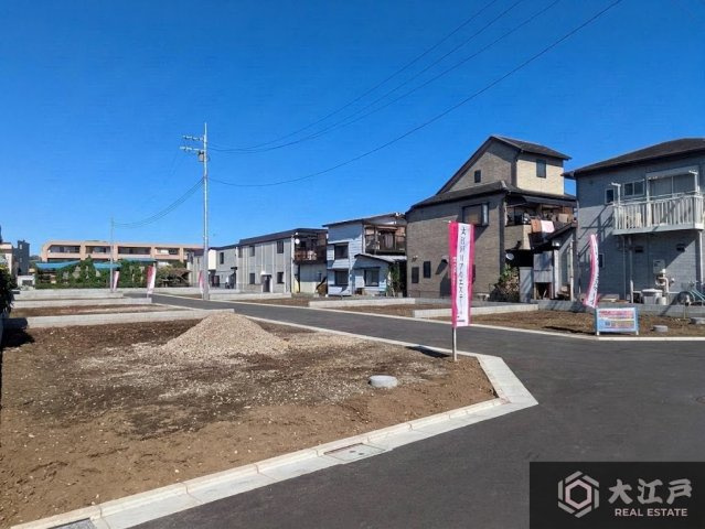 調布市富士見町２丁目新築戸建全８棟　長期優良認定住宅の前面道路含む現地写真
