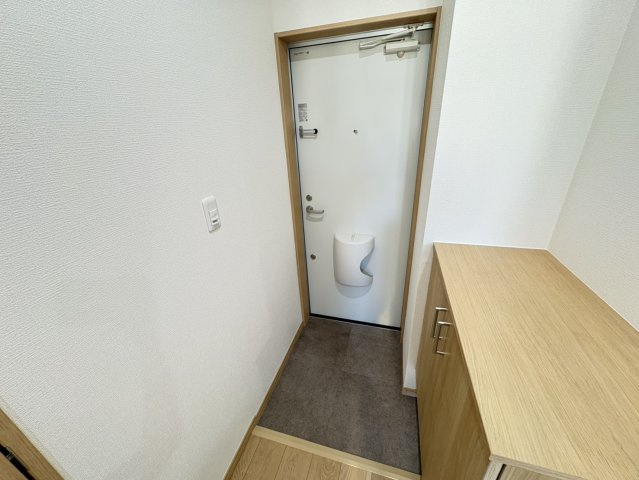 パインルーツ国府台の玄関