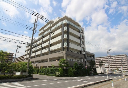 レクセルプラザ新越谷の外観
