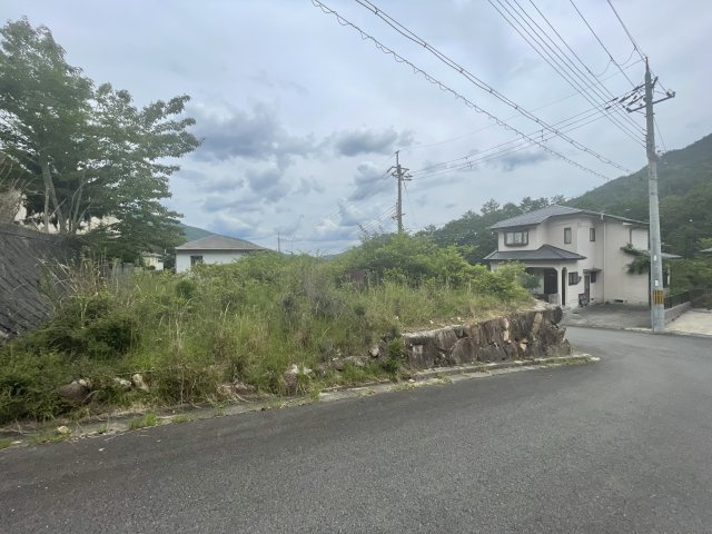 亀岡市畑野町千ケ畑高橋の売地の前面道路含む現地写真