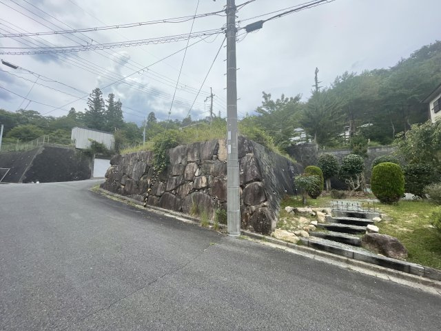 亀岡市畑野町千ケ畑高橋の売地の前面道路含む現地写真