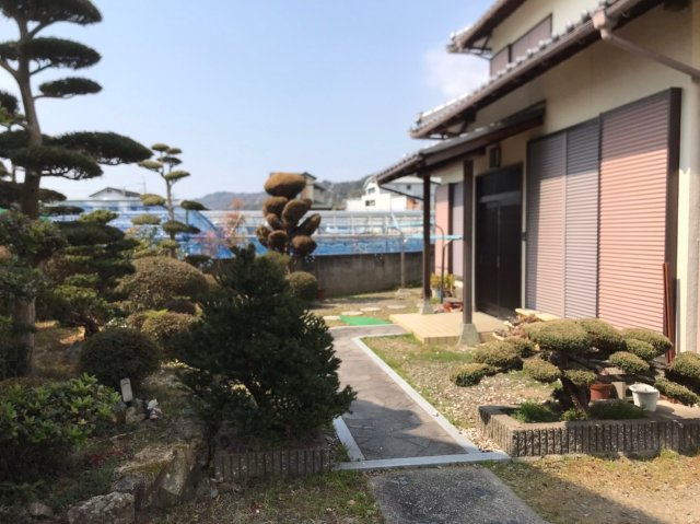 貴志川町岸宮　中古戸建の庭