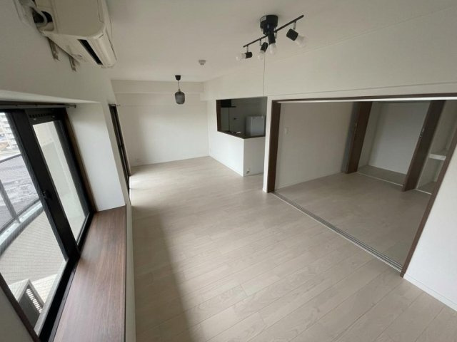【居間・リビング】 | リヴィエール富士見１番館☆仲介手数料無料☆ | 室内画像にＡＩを使用しております。