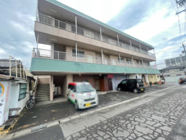 グリーンハウスの駐車場