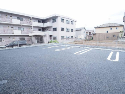 【駐車場】 | ブリーゼ | 駐車場