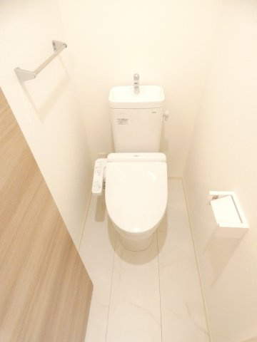 グラスヒルズ高輪ウエストのトイレ|落ち着いた色調のトイレです