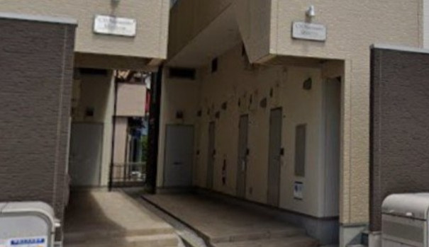 ＣＢ七里クアルトのエントランス