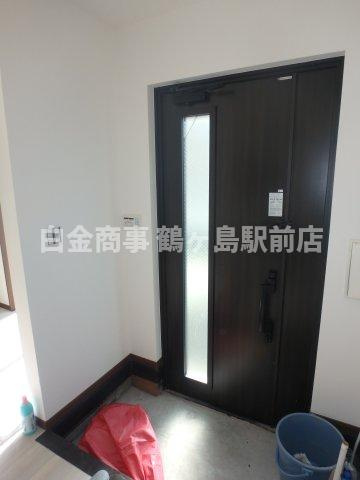 鶴ヶ島市鶴ヶ丘中古戸建の玄関