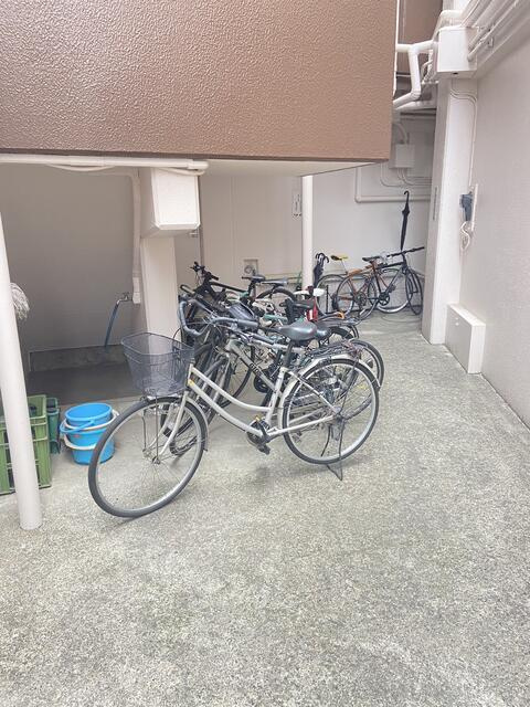 アビタシオン落合の駐車場