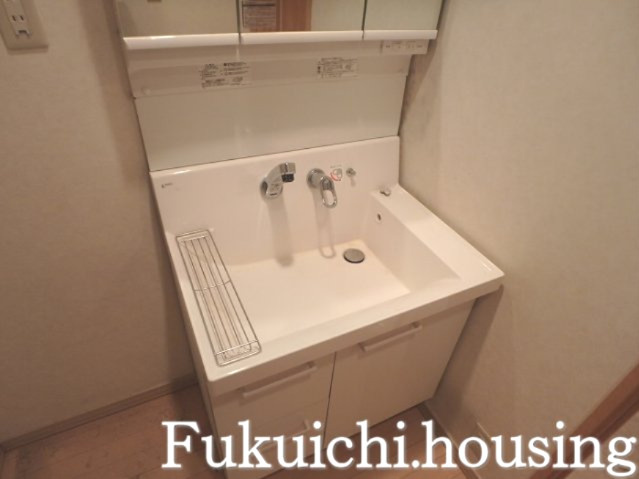 松原4丁目戸建の洗面所