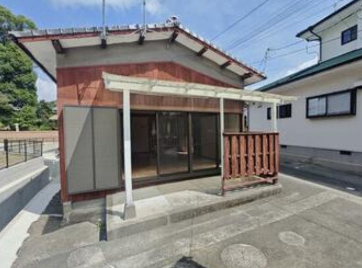 緒方貸家　本家西のエントランス