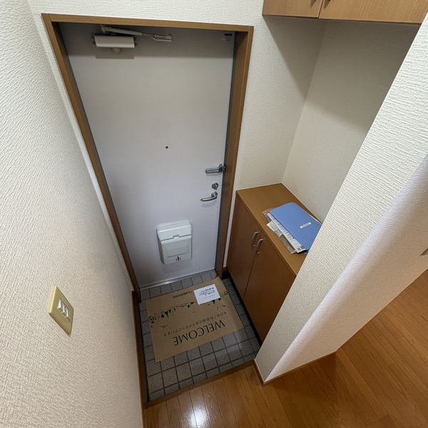 メゾン南山の玄関