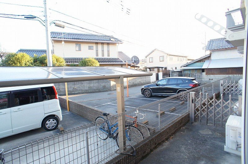 シャーメゾンフィオーレＢ の駐車場