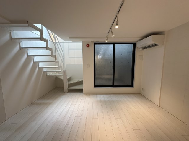 ＧＲＡＮ ＰＡＳＥＯ 自由が丘奥沢の居間・リビング|こちらの居間で趣味の時間をお楽しみください
