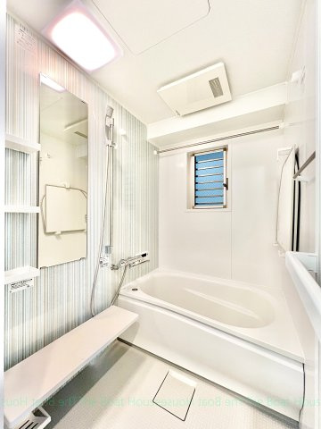 ラクラーレ上前津の浴室