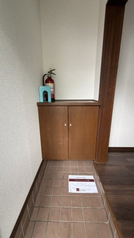 ファーストコート本木の玄関