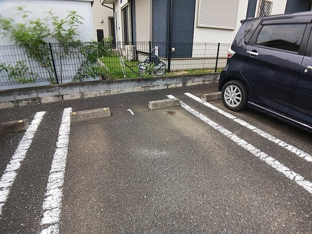 ヴィオラ　パークの駐車場