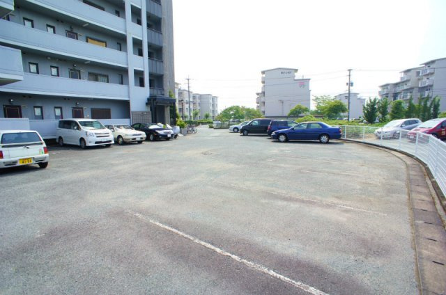 コーポラスID【10,000円キャッシュバック対象物件】の駐車場|駐車場空きあります。