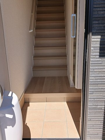 カルメルの玄関