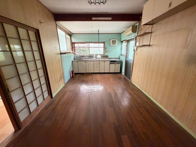 玉名市岱明町 5LDK中古一戸建ての居間・リビング