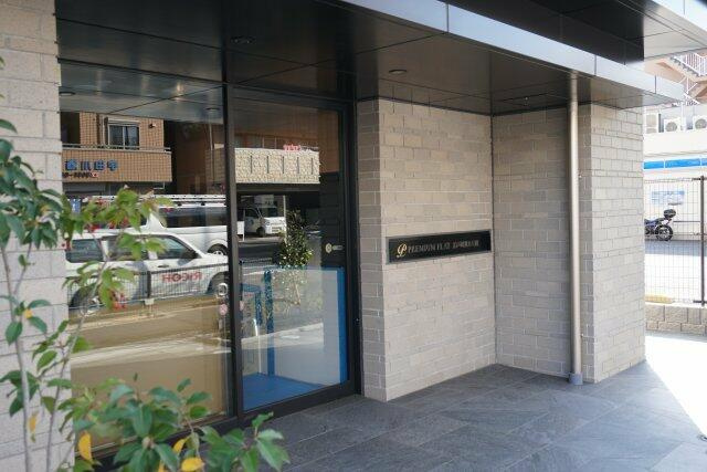 プレミアムフラット江戸川親水公園のエントランス|清潔なエントランスです