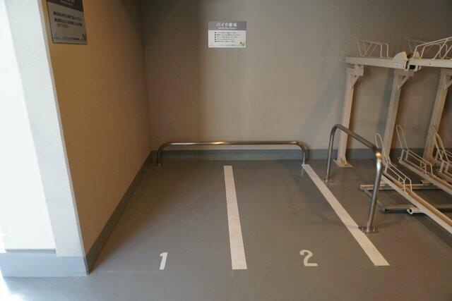 プレミアムフラット江戸川親水公園のその他共用部分|バイク置場です