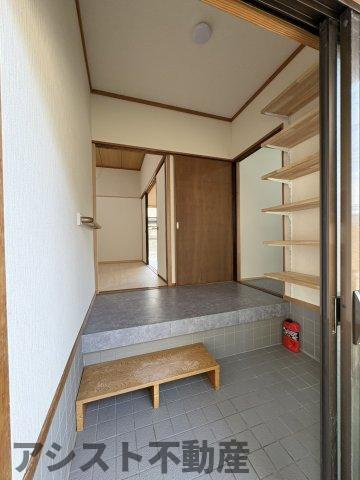 平恒貸家の玄関