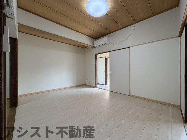 平恒貸家の居間・リビング