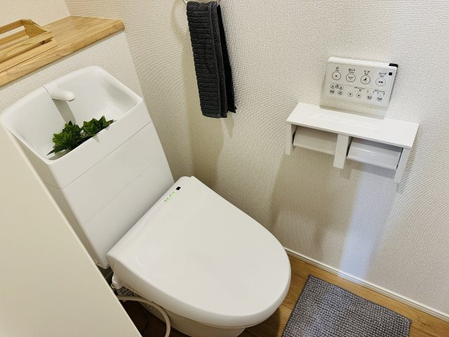 八王子市　西寺方町　新築一戸建て　０２期のトイレ|～暖房温水洗浄機能付きトイレ　冬場は特に嬉しい機能ですね～
