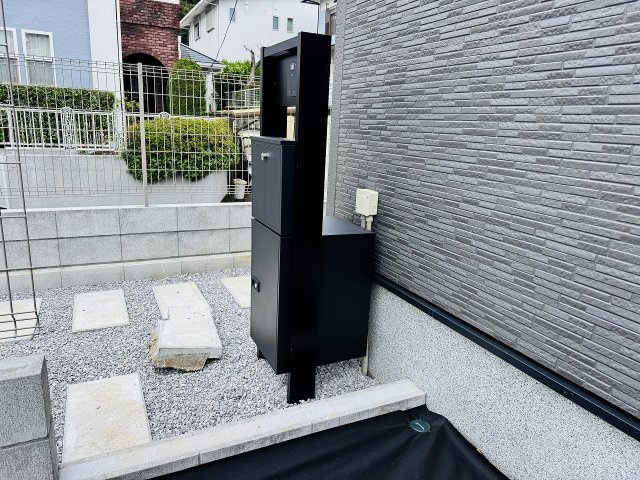 八王子市　西寺方町　新築一戸建て　０２期の設備|～不在時の荷物受け取りに大変便利な宅配BOX～
