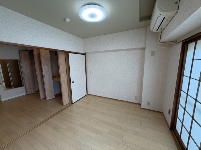 メゾン熱海桃山の洋室
