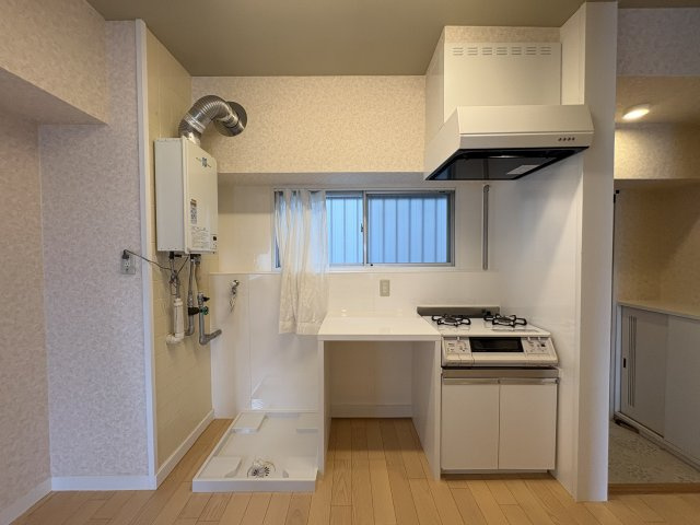 メゾン熱海桃山のキッチン|室内洗濯機置き場