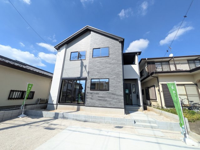 牛久市神谷　10期　新築戸建ての外観|【月々7万円台〜】
写真だけでは伝わらない快適さを、ぜひ現地で体感しませんか？
即日見学可能です！平日のご案内も可能です♪
お気軽にお問合せください！
