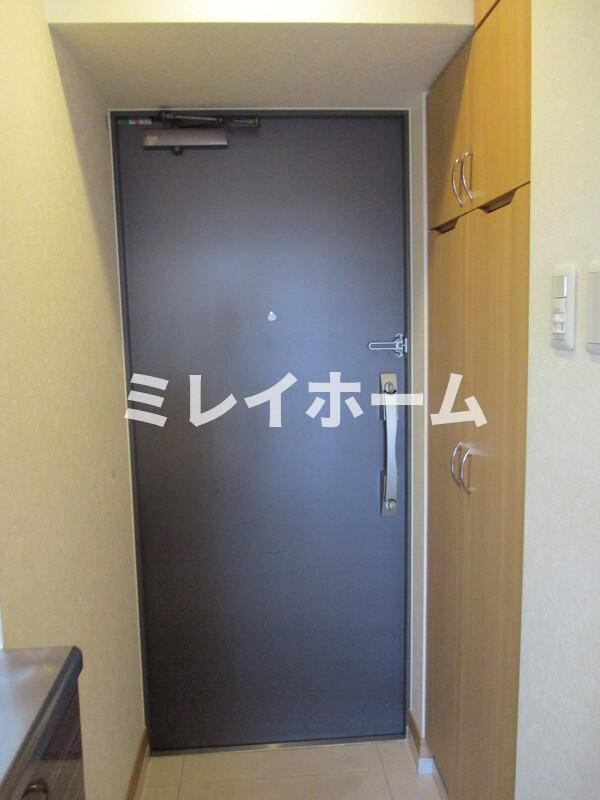 ルーブル大森九番館の玄関