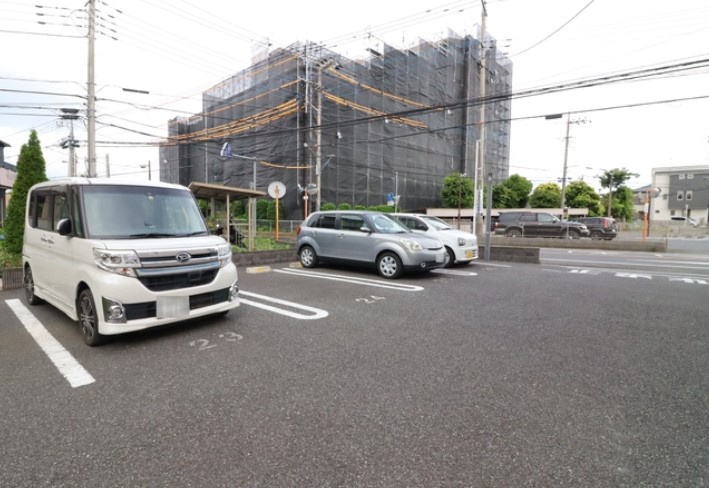 リビングシティ　Ⅶの駐車場