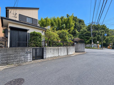 【外観】 | ◆麻生区王禅寺東3丁目　中古戸建◆ | ◆住宅ローンのご相談や周辺環境のご案内も含め、ローンに詳しい、地元に詳しいスタッフがお出迎えさせていただきます。お気軽にご相談ください。