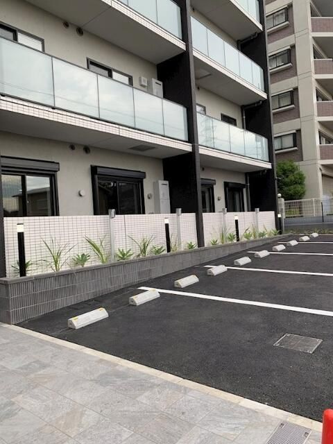 ＬＵＡＮＡ仲町台の駐車場