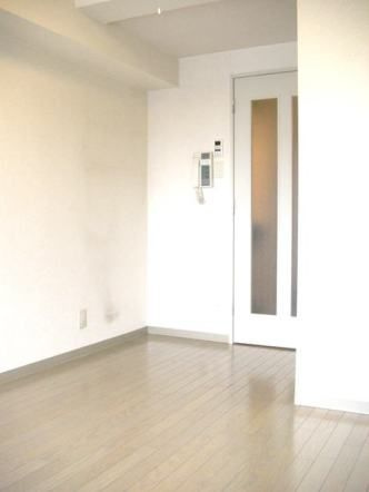 パレ・ドール千石の内装|こちらのリビングで趣味の時間をお楽しみください
