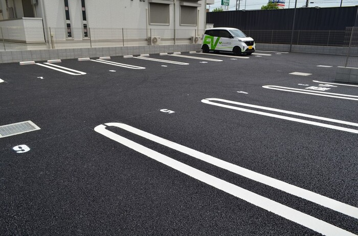 D-ROOM君塚ⅠBの駐車場