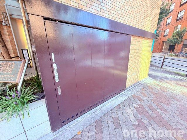 ライオンズマンション新大阪第2のその他共用部分|◆マンション内にゴミステーションがございます！扉付きで施錠されているので、カラスなどの被害もなく安心ですね！