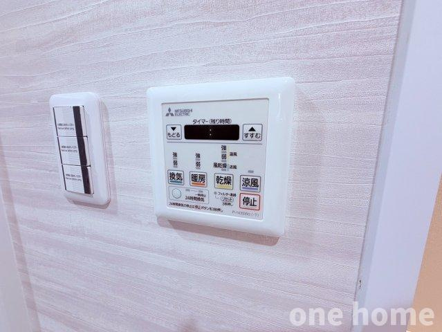 ライオンズマンション新大阪第2の設備|◆浴室暖房乾燥機 完備で、年間を通して快適なバスタイムをお楽しみいただけます！
◆湿気対策や雨の日のお洗濯物干しにも大活躍です！