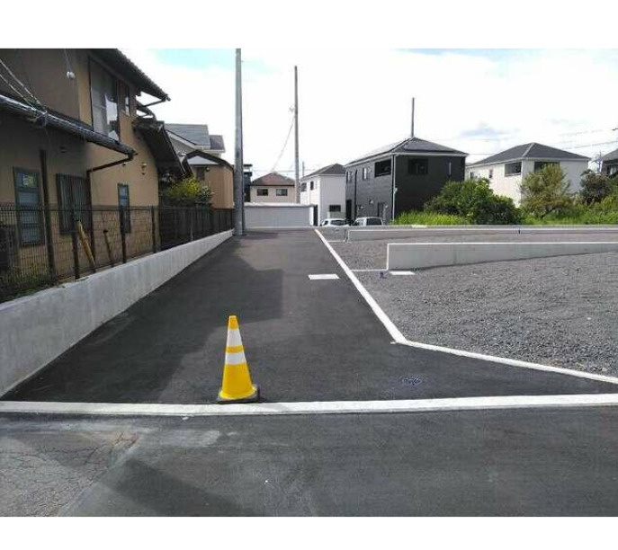 新築戸建　富士宮市小泉第30　全3棟　2号棟の前面道路含む現地写真