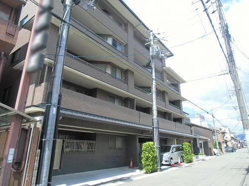 グレイスロワ鞍馬口の外観