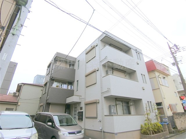 エミネンスの外観|2013年12月築　鉄骨造地上3階建て総戸数6戸　東京都大田区西糀谷3丁目大鳥居駅近賃貸マンション　京急空港線大鳥居駅近最寄り徒歩2分、糀谷駅徒歩11分、穴守稲荷駅徒歩13分