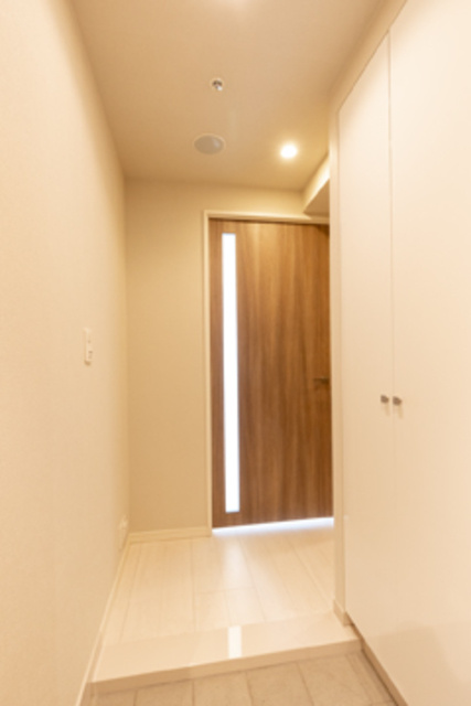 メルクマール京王笹塚レジデンスの玄関|※写真は同タイプ住戸です。