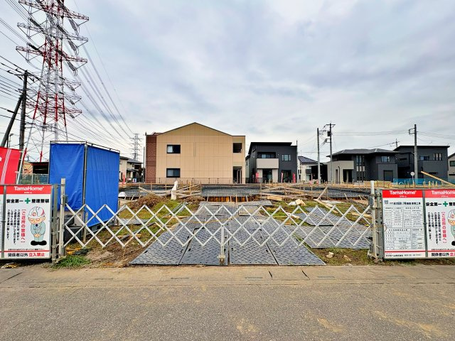 《仲介手数料半額》桶川坂田西Ⅱ　タマタウン　全5棟　　2号棟の前面道路含む現地写真