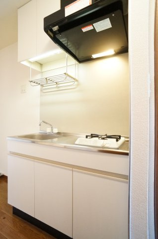 ルミエールＢのキッチン|※反転間取り　205号室写真となります。