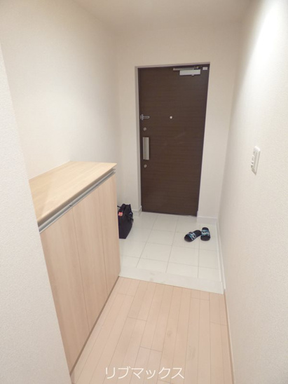 【玄関】甲子園六石町ハイツ 