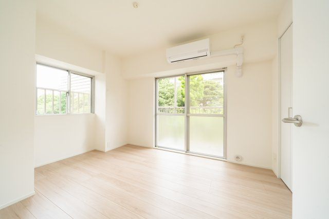 パークハイム東陽町の洋室|二面採光の洋室5.0帖